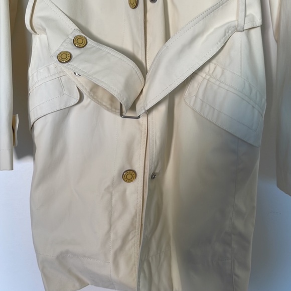 Beautiful coat, for summer spring, and fall. Size 14 - Picture 3 of 6